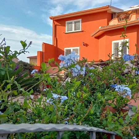 Casa Vacanza Le 2 Isole Suni Extérieur photo