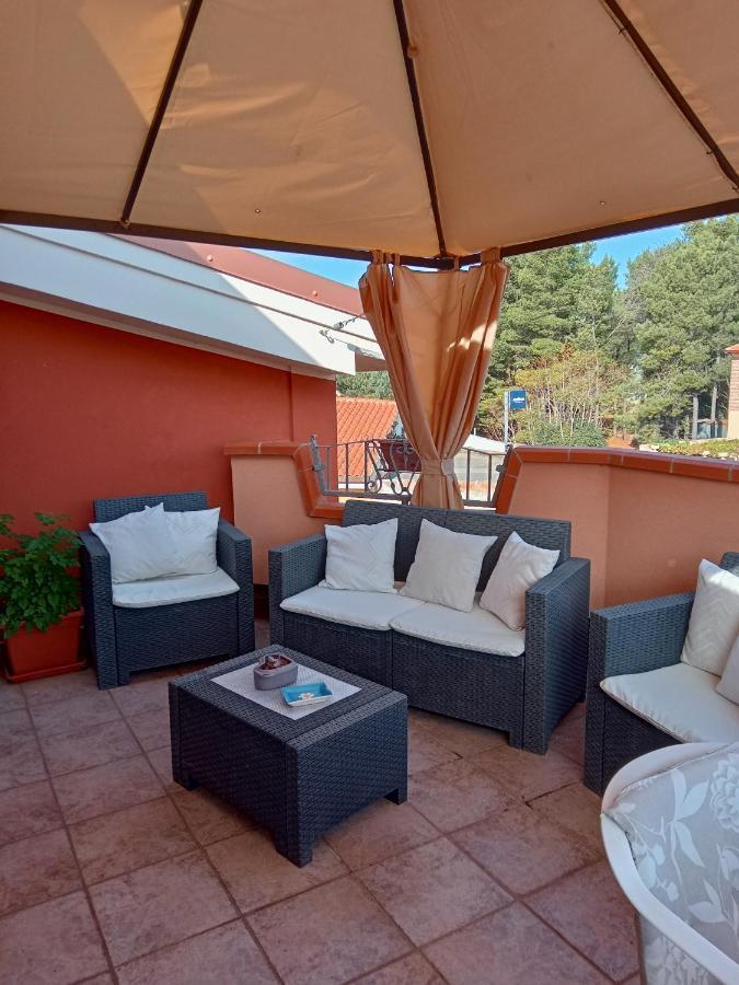 Casa Vacanza Le 2 Isole Suni Extérieur photo